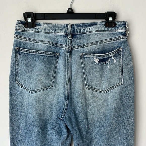 Pacsun Women’s Distressed Light Wash Denim Mom Jeans Size 30‎ ⬛️ - Picture 6 of 7
